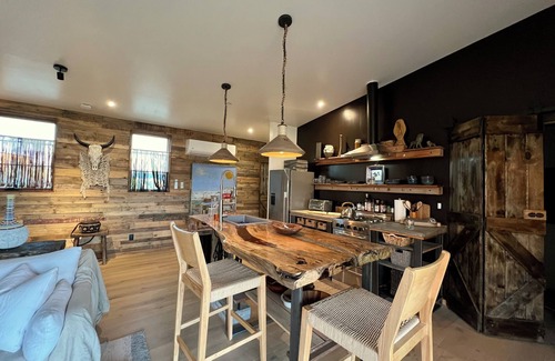 Lone Pine Casa | The LoneEast An Eastern Sierra wilderness retreat