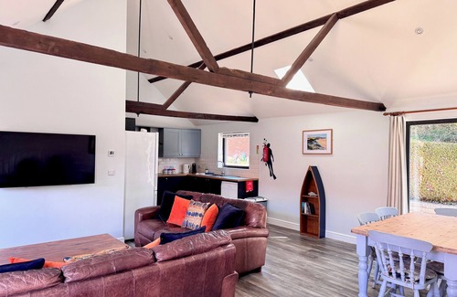North Walsham Casa | The Long Barn, Brick Kiln Barns, Dilham - Sleeps 6 in Luxury - Dog Friendly