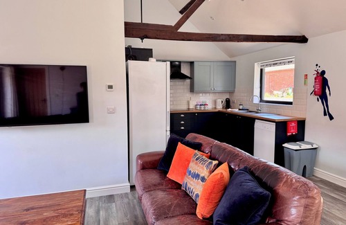 North Walsham Casa | The Long Barn, Brick Kiln Barns, Dilham - Sleeps 6 in Luxury - Dog Friendly