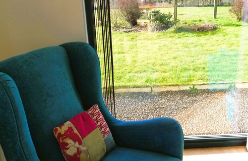 Castle Douglas Cabaña | The Longhouse - a house that sleeps 8 guests in 4 bedrooms