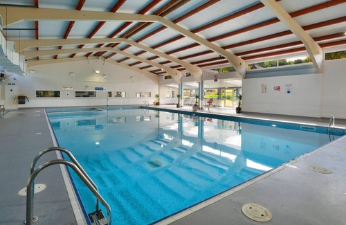 Martin Chalet De Esquí | The Lookout, sunny beach retreat, sleeps 5 guests