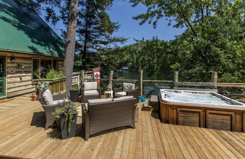 Val-des-Monts Cabaña | La cabaña Loon "Loonie" Lodge Lake