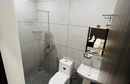 Kochi Hotel | THE LOTAZ HOTEL