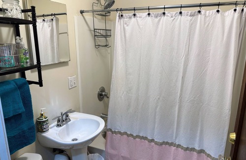 Champaign Casa | The Love Shack close to U of I