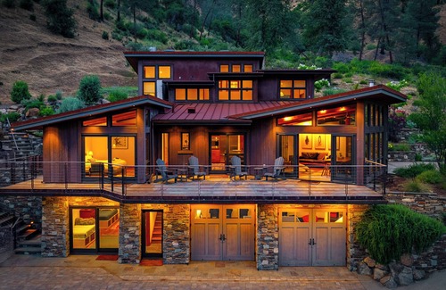 El Portal Casa | The Luxe Lodge | Yosemite EV Hot Tub Views