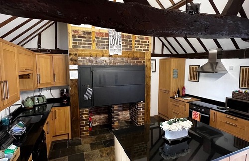 Guildford Otro | The Barn -De Lujo-Granero-Patio-Baño privado con hidromasaje