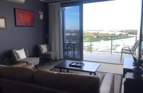 Gladstone Apartamento | The Lyne Suite @ Curtis Apartments
