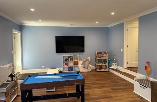North Center Casa | The Lyons' Den