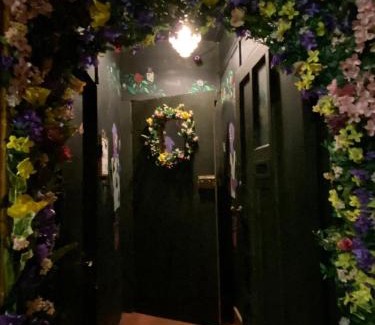 Oxford Hotel | The Mad Hatter's Guestrooms