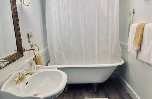 Fayetteville Cama Y Desayuno | The Magnolia Room , 1840 Farmhouse Near Jack Daniels - The Hopestead B&B