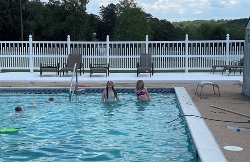 Grubville Casa | The Main House at Peppermint Springs Farm. Spacious 2 bedroom and 2 bath