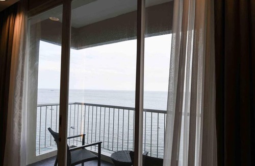 Balikpapan Apartamento | The Malibu Suites Balikpapan by Sissae Living