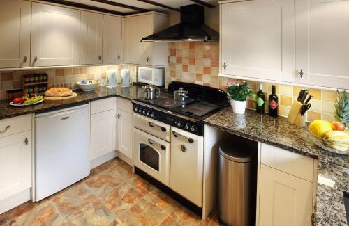 Hope Bowdler Casa | The Manor House