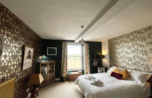 Bourton Casa | The Master Suite, Cotswolds Coaching Inn
