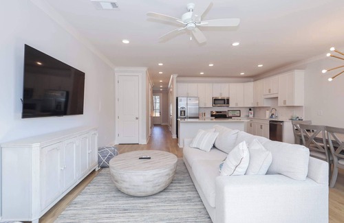 Oxford Casa | The Matchup on Miramar by Apex Short Term Stays