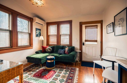 Historic Railroad District Apartamento | The Matriarch| Suite 3 | Pet friendly