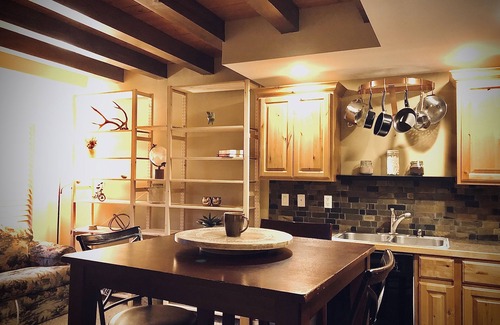 Kellogg Condominio | The Matterhorn Escape, cozy hillside Kellogg Condo