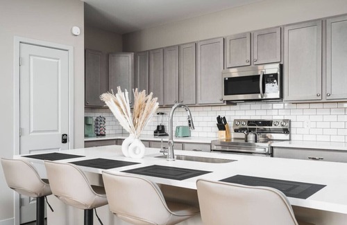 Whitestown Apartamento | The Maureen Whitestown