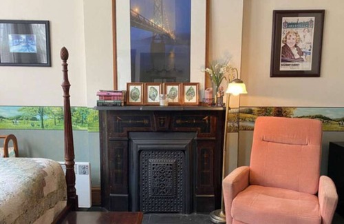 Maysville Apartamento | THE MAYSVILLE ROOM -