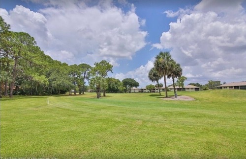 The Meadows Condominio | The Meadows Country Club Community Association in Beautiful Sarasota, Florida.