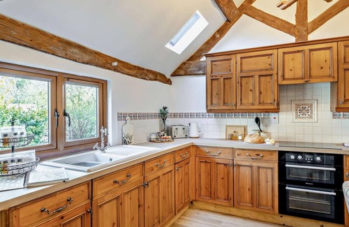Alcester Cabaña | The Milking Parlour - Cottage within farm grounds