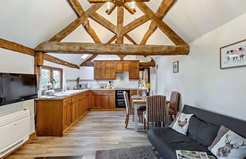 Alcester Cabaña | The Milking Parlour - Cottage within farm grounds