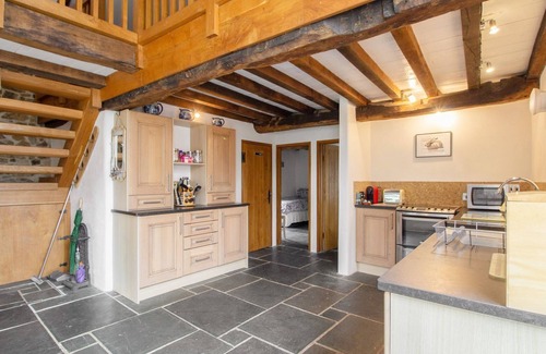 Highampton Cabaña | THE MILKING PARLOUR, family friendly, with open fire in Highampton