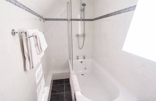 North Somercotes Cabaña | THE MILL HOUSE, character holiday cottage in North Somercotes