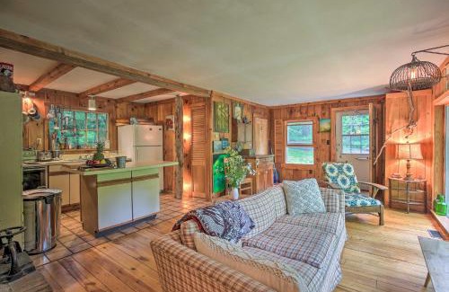 Mill River Casa | The Mill River Cabin with Fireplace and River View!