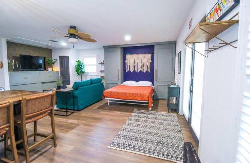 St. Augustine Casa | The Mini Moody - Luxurious Home Recently Renovated Close to Beach & Downtown