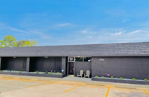 East Point Villa | The Modern Art Foundry - 10 bedroom 10,000 sq ft