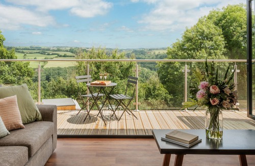 Chittlehamholt Complejo | The Mole Resort, 3 Bedroom Valley View Luxury Lodge with Hot Tub