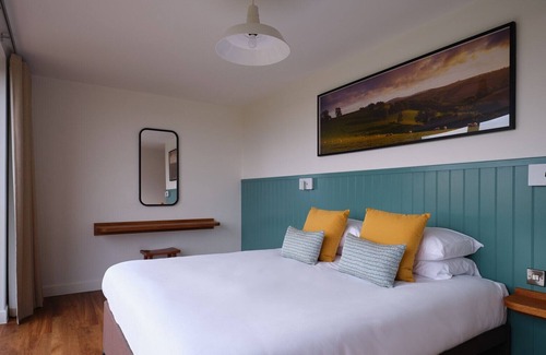 Chittlehamholt Complejo | The Mole Resort, 3 Bedroom Valley View Luxury Lodge with Hot Tub