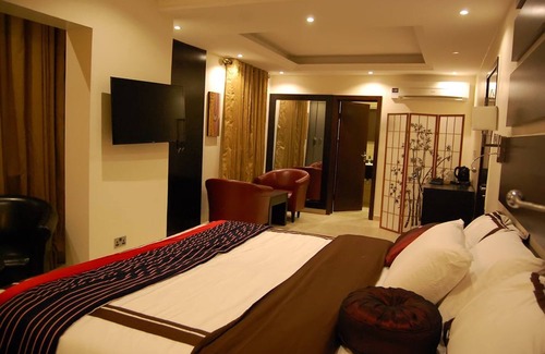 Lekki Phase 1 Hotel | The Montrose Hotel Lekki