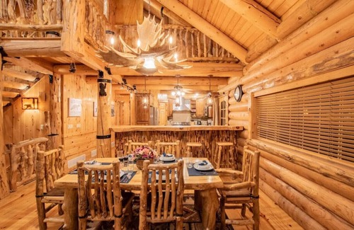 Highland Cabina | The Moose & Bear Cabin at Timpanogos