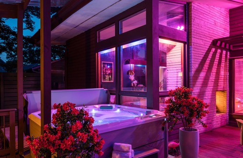 Bloomington Casa | The Nancy: Fireplace | Hot Tub | Ping-Pong