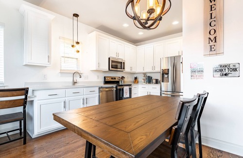 McFerrin Park Casa | The Nashville Star - Darling Home with Southern Charm