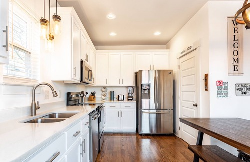 McFerrin Park Casa | The Nashville Star - Darling Home with Southern Charm