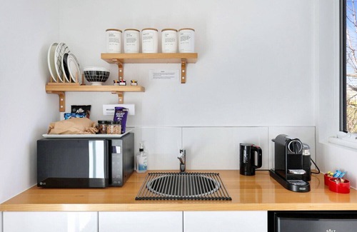 Point Lonsdale Villa | The Nest Estate- Private residence, 5 luxury pods, 5 spas, 10 rooms, Sleeping 20