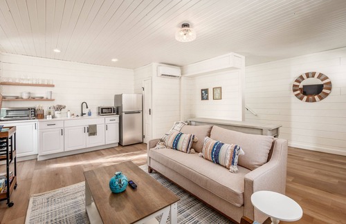 New Plymouth Cabina | The Nest + Pickleball Court l Hot Tub l Hiking