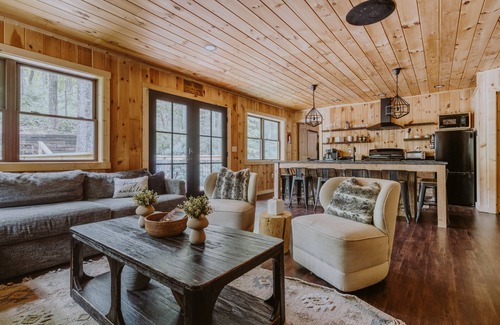 Laurelville Casa | Granero-Baño privado-The Barn @ The Treehouses