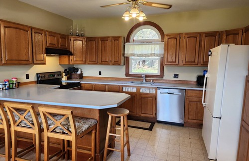 New Sweden Casa | The New Sweden Castle-Enchanting 3-bedroom house with WiFi in New Sweden, Maine