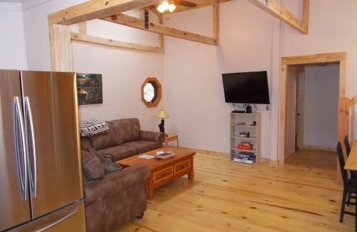 Rising Fawn Cabina | Vistas a la montaña increíblemente renovadas con bañera de hidromasaje