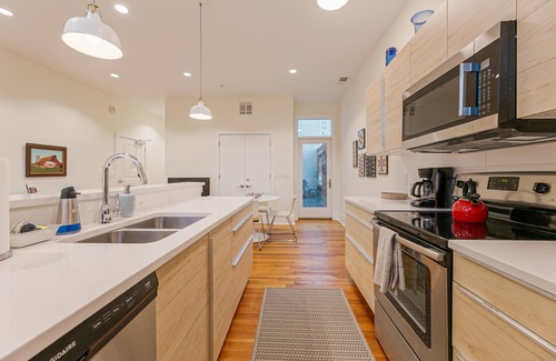 Downtown Asheville Apartamento | The News Condo 202 on College St