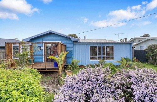 Sunderland Bay Casa | The Nook, cosy beach house in Sunderland Bay