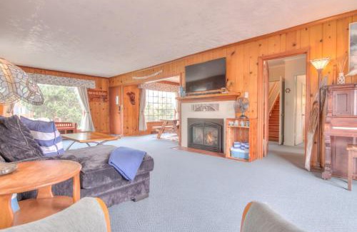 Seaside Casa | The Nordic House in the Cove - Meredith Lodging