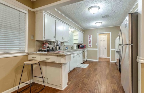 Norman Casa | The Norman Gameroom - 3 BR 2 Bath home 2 blocks from campus