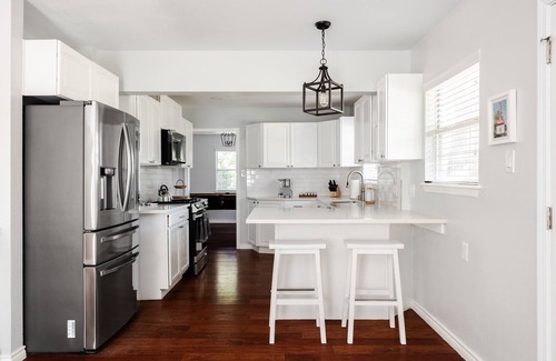 Highland Park West Casa | The Oak Haven - 3BR with Pool, Billiards & Arcade