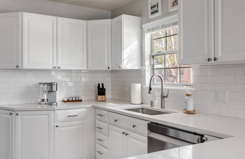 Highland Park West Casa | The Oak Haven - 3BR with Pool, Billiards & Arcade