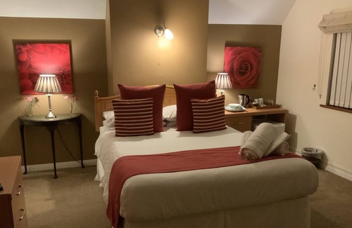 Horstead Casa | The Oak Rooms